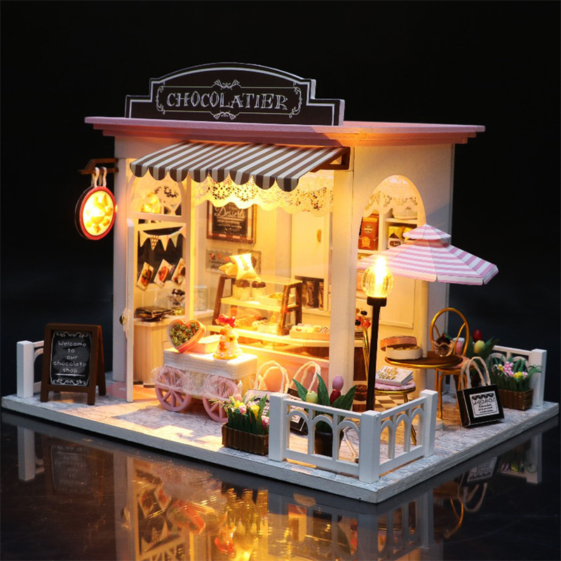 DIY Miniature Wooden Dollhouse - Kids Toys Stores recensione e prezzo